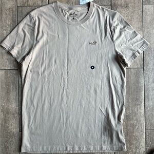 Hollister Men's Light Tan Short Sleeve Tee